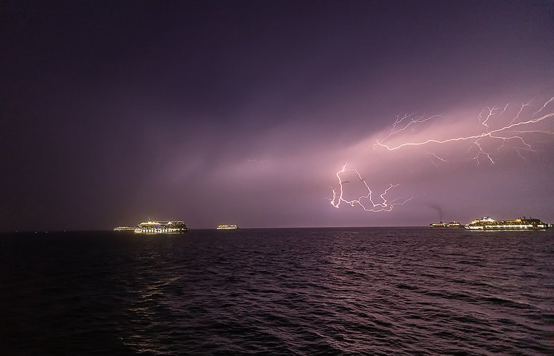 Cruise Ships , Storm , lighting , night storm   фото превью