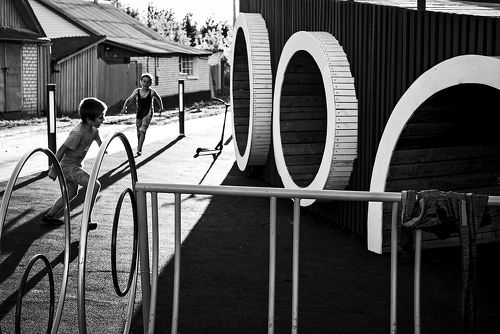 Лето. Детская площадка...