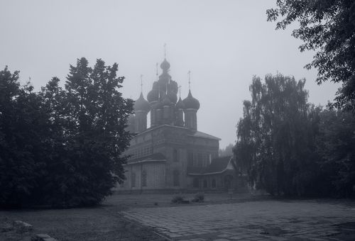 Туман отступал