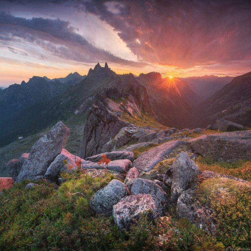 ергаки, сибирь Рассвет на перевале Тайгиш фото превью