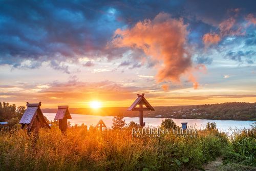 Кресты на закате