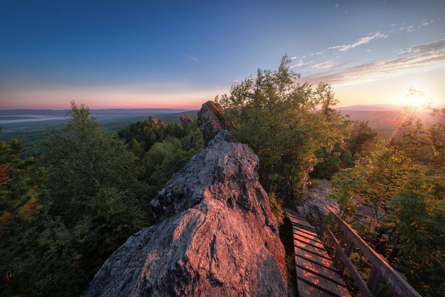 скалы, колпаки, гора, лес, утро, рассвет, солнце, пермь, урал, пейзаж, природа, Андрей Чиж