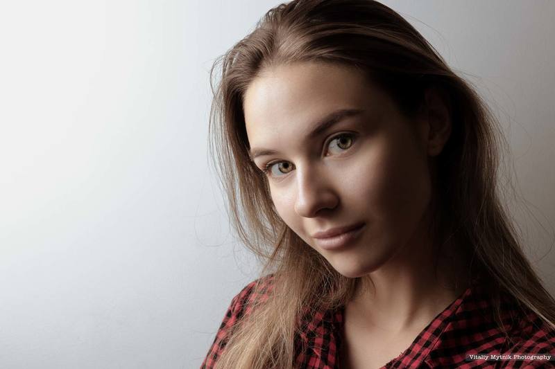 People, One Person, Female, Young Adult, One Young Adult Only, One Young Woman Only, Headshot, Portrait, Looking At Camera, One Adult Only, Studio Shot, One Woman Only, Adult, Young Woman, Woman, Даша фото превью