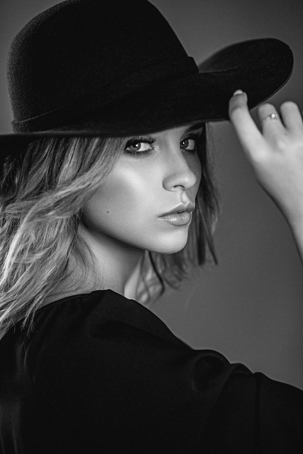 девушка, модель, портрет, фотосессия, студия, макияж, гламур, модельные тесты, girl, beauty, perfect, pretty, model, modeling, young, portrait, make-up, glamour, studio, studio shot, чб, чёрно-белое фото, bw, black and white,  творческий портрет, женский , Владимир Васильев