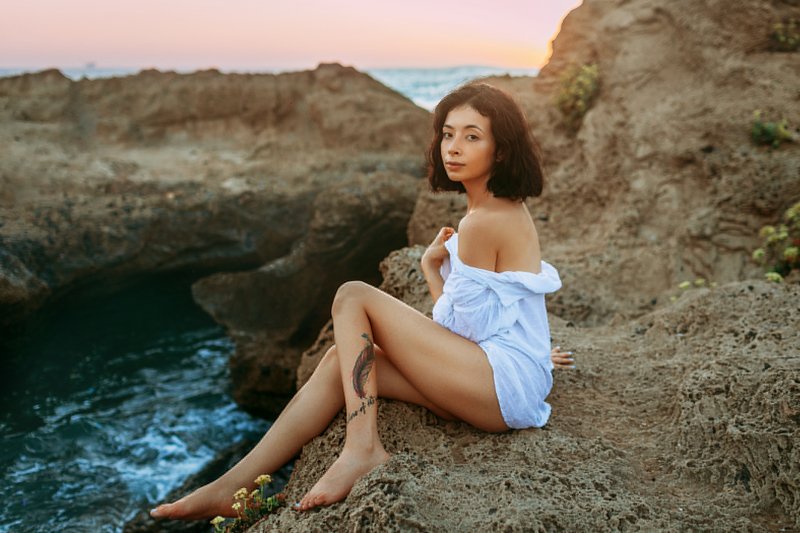 Закат у моря в одиночестве фото превью