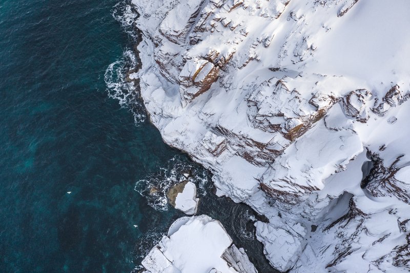 russian; mountains; murmansk region; russian federation; snowy; panorama; panoramic; ship graveyard; coast; scenic; background; blue; ocean; outdoor; sky; natural; view; beauty; beach; frozen; landscape; travel; murmansk; rock; kola peninsula; arctic circ  фото превью