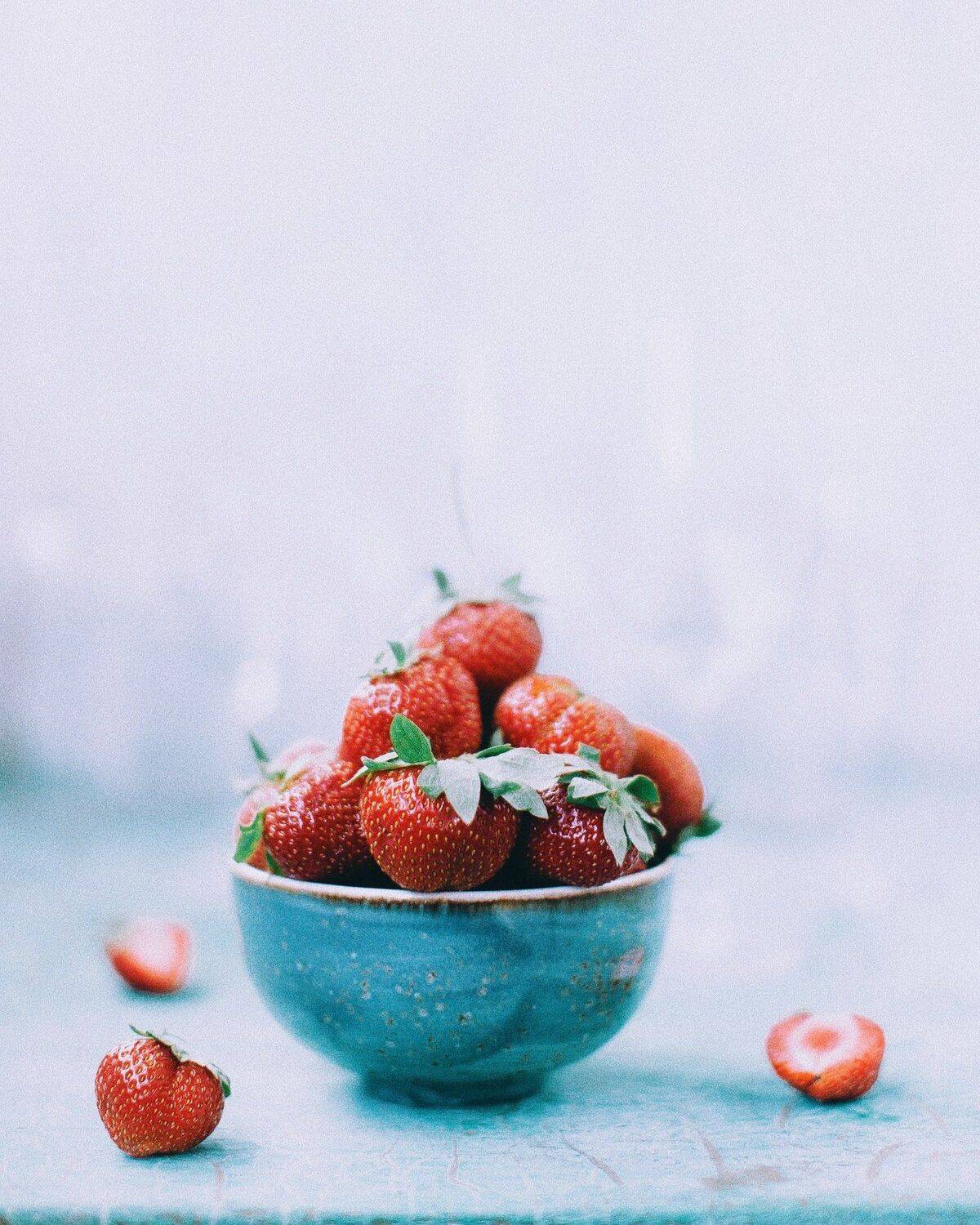 натюрморт, лето, клубника, свет, Анастасия Зубкова