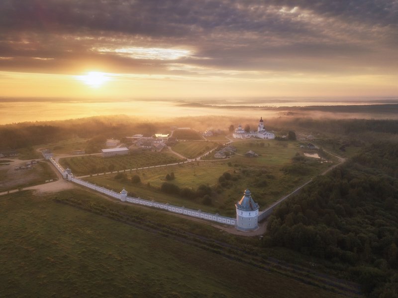 пейзаж, псков Монастырское утро фото превью