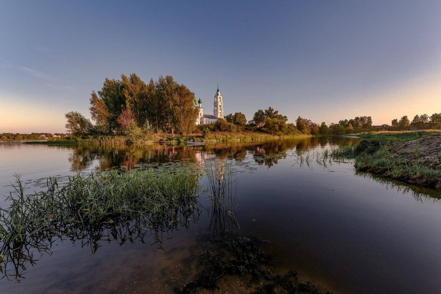 река, шиголость, деево городище, лодеп, церкоаь,камыш, Игорь Приданников