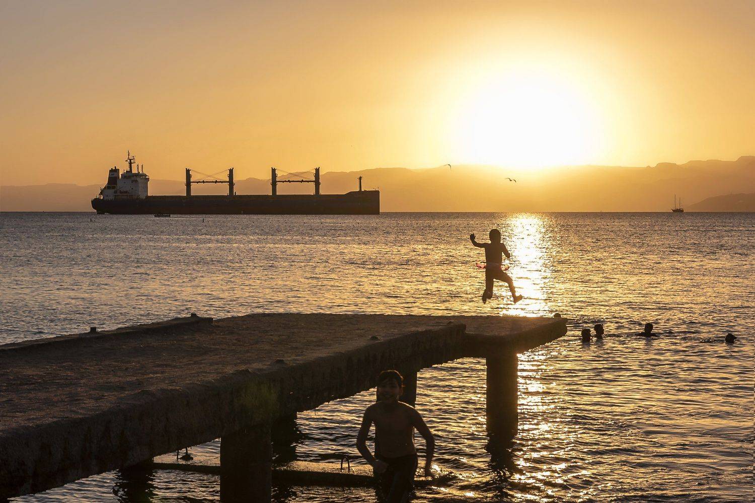 иордания, вечер, закат, прыжок, дети, Владимир Штыриков
