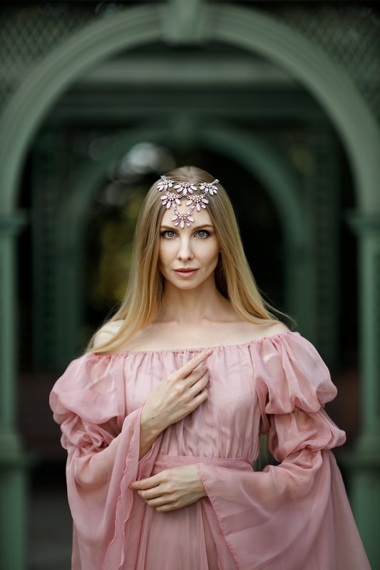 девушка портрет естественный свет Tatiana фото превью