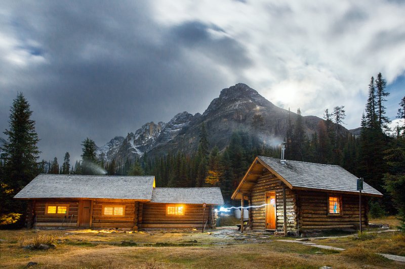 canada ,yoho ,yohonationalpark ,nationalpark ,bc ,ourbc ,britishcolumbia ,elizabethparker ,hut ,cabin ,lodge ,mountains ,canadianrockies ,rockies ,nature ,moonlight ,forest ,longexposure ,wooden ,nightphotography ,adventure ,travel ,nightlights ,autumninc Dream night фото превью