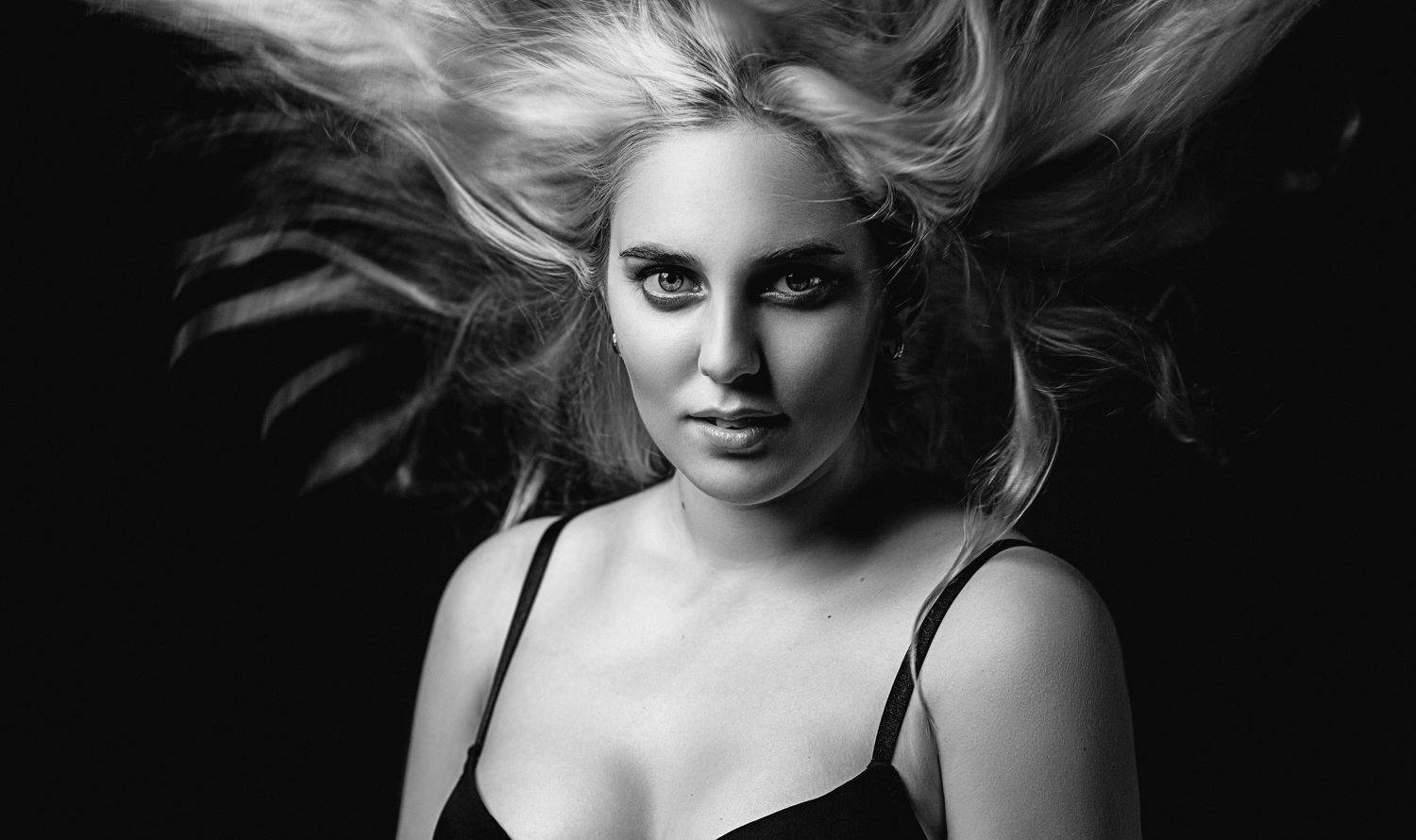 девушка, модель, портрет, фотосессия, студия, макияж, гламур, модельные тесты, girl, beauty, perfect, model, modeling, young, portrait, make-up, glamour, studio, studio shot, чб, чёрно-белое фото, bw, black and white,  творческий портрет, женский портрет, Владимир Васильев