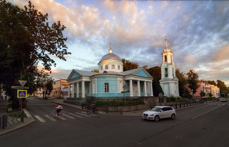 псков, храм, вечер Псков фото превью