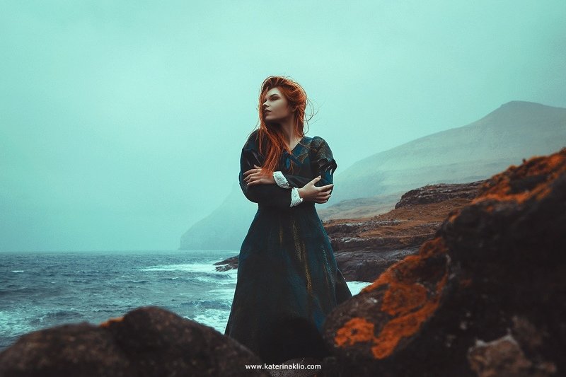 Ginger, ocean, portrait, redhead, woman, model, lady, wild, wind, rain, storm, mood, Storm фото превью