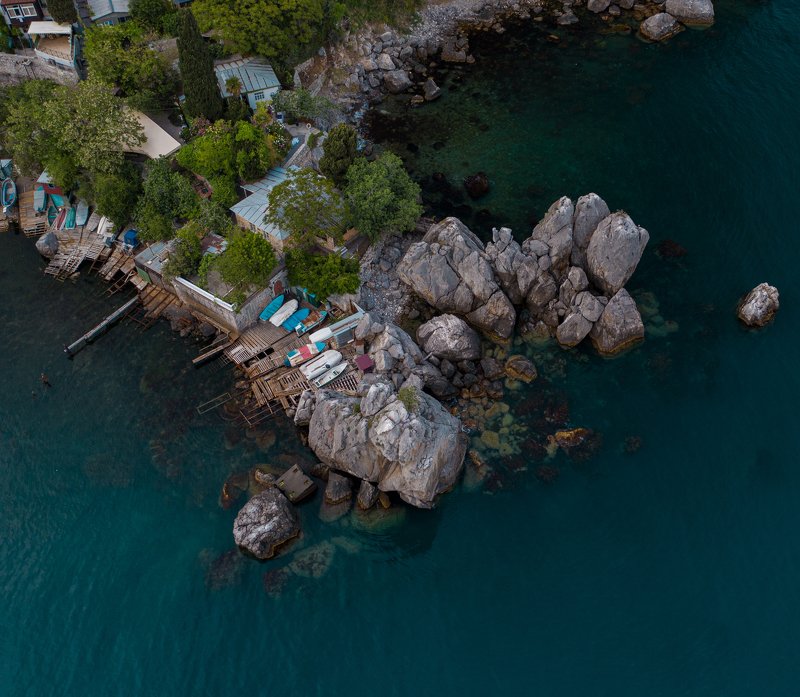 море,крым,весна ,аэросъёмка Весенний пасмурный Гурзуф фото превью