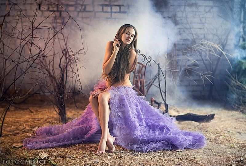 девушка, студия, сено, дым Dreams фото превью