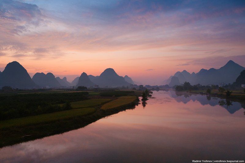 На реке Юлонг фото превью