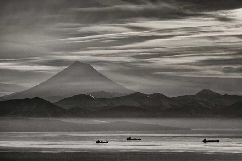 камчатка, бухта, авачинская, вулкан, вилючинский, вечер, корабль корабли постоят... фото превью