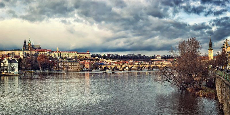Влтава после дождя фото превью