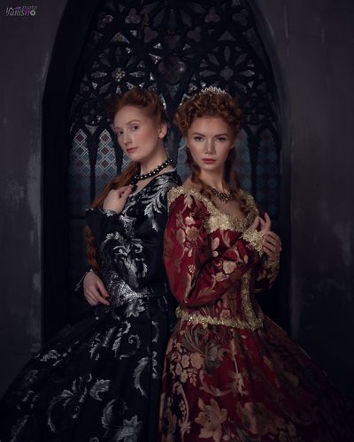 Две королевы