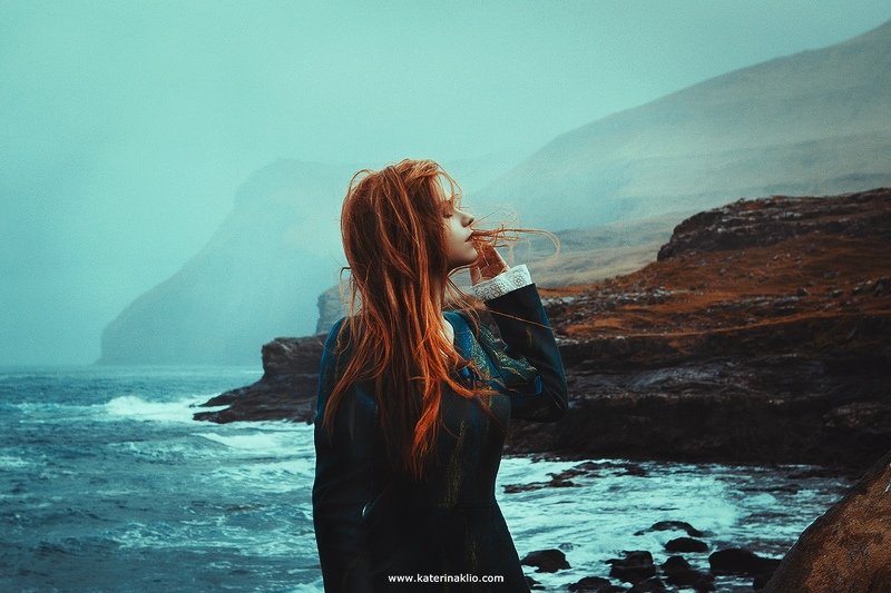 Ginger, ocean, portrait, redhead, woman, model, lady, wild, wind, rain, storm, mood, Storm фото превью