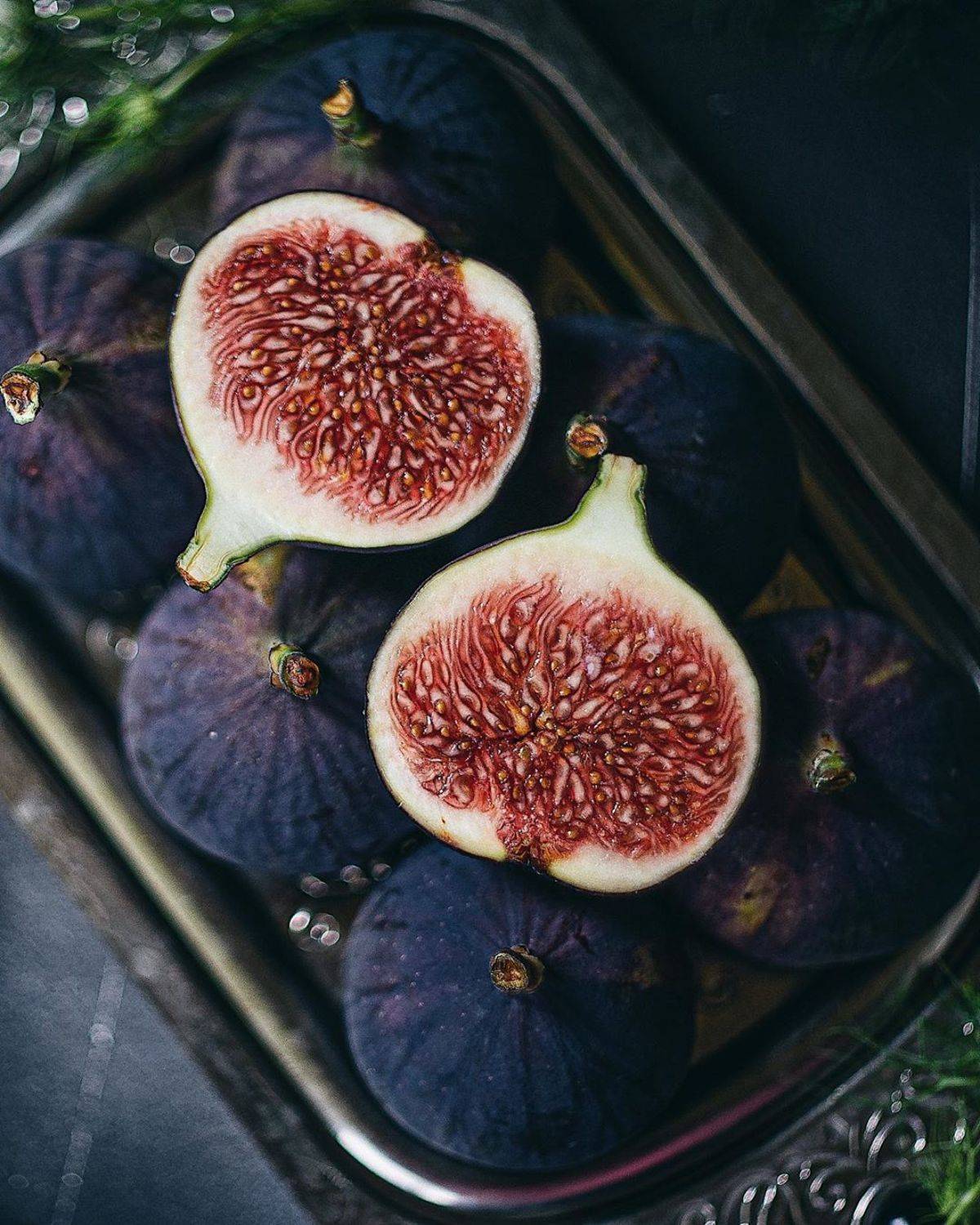 натюрморт, инжир, темный ключ, фиолетовый, Анастасия Зубкова