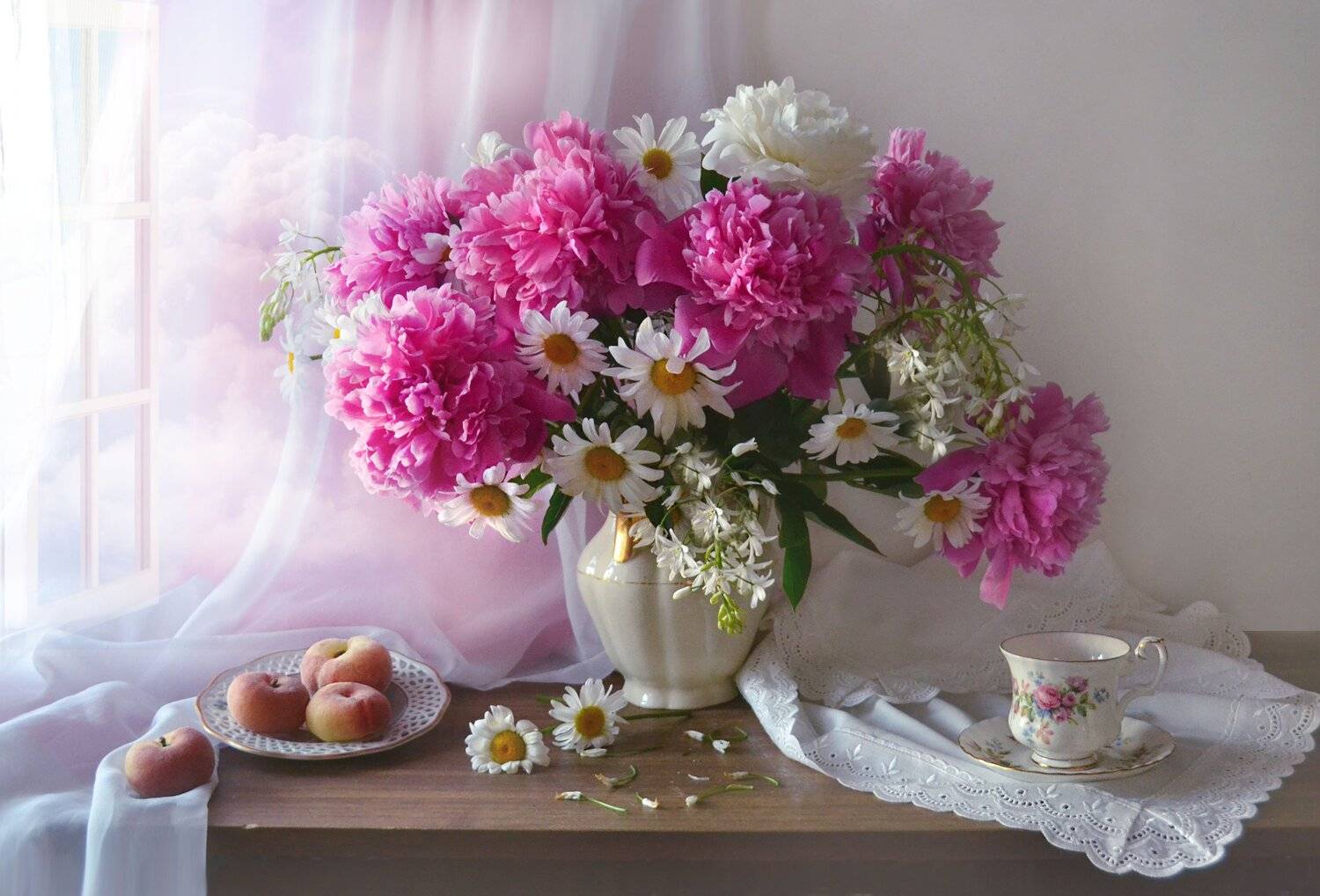 still life, натюрморт, цветы, фото натюрморт, пионы, настроение, лето, июнь, ромашки, фарфор,, Колова Валентина