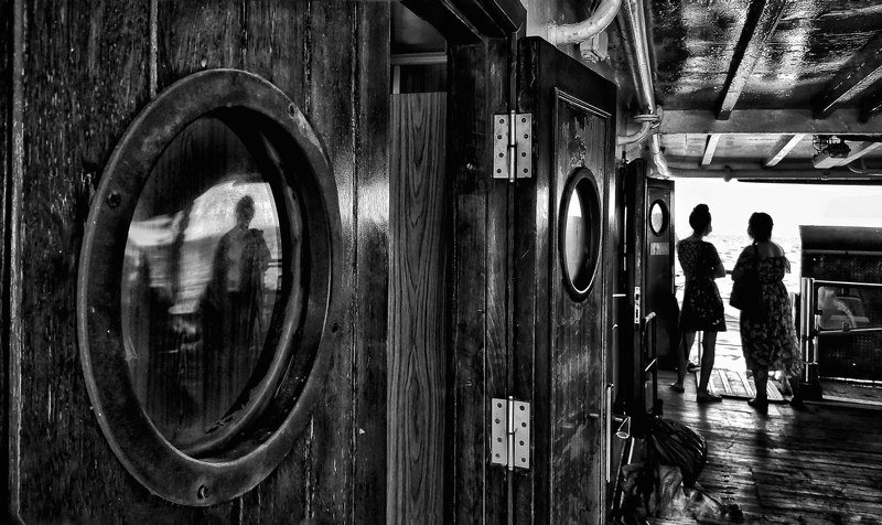 Chatting on the journey фото превью