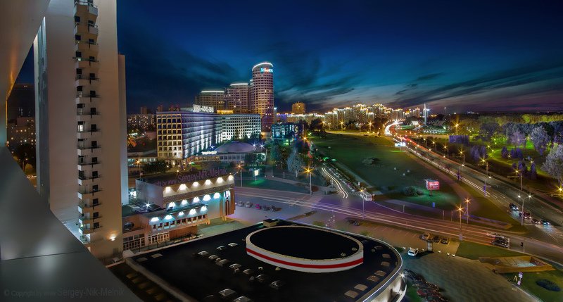 беларусь, город, минск, вечер, ночной-город, фотосфера-минск, фото-минск, интерьерный-фотограф-минск, бархатная-революция-минск, фотосъёмка-интерьеров-минск, фото-вечерний-минск-с-высоты, интерьерная-фото-съёмка-минск Фото вечерний Минск из окна отеля «Юбилейный» фото превью