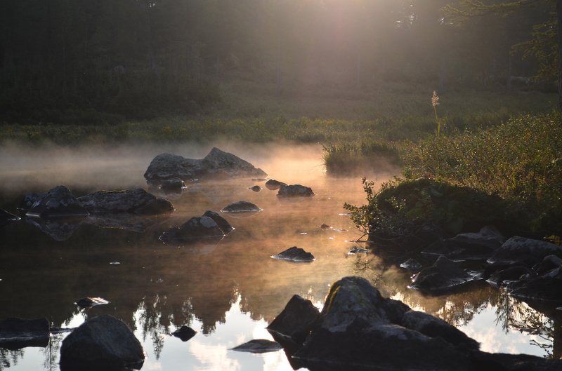 кузнецкий алатау, поднебесные зубья, золотая долина, озеро круглое Утренний туманчик на Круглом озере фото превью