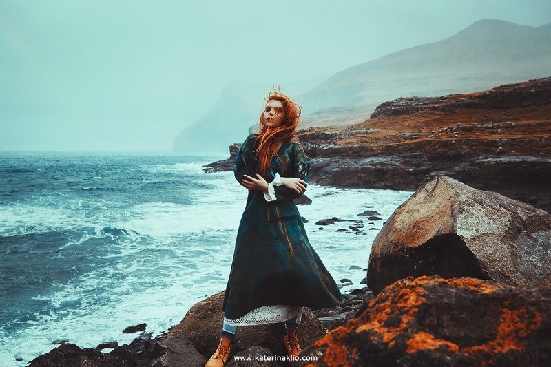 Ginger, ocean, portrait, redhead, woman, model, lady, wild, wind, rain, storm, mood, Storm фото превью