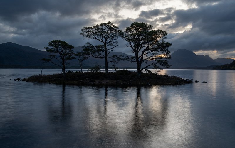 loch maree, scotland The Trinity Island фото превью