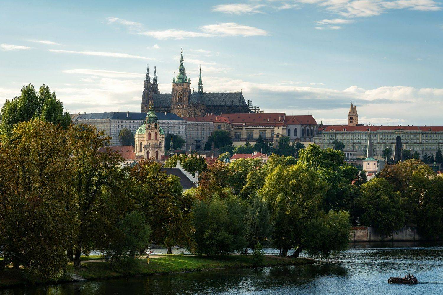 прага, вечер, река, влтава, европа, пражский град, ночь, фонари, чехия, город, золотой час, prague, summer, europe, river, evening, golden hour, prague castle, city, Денис Полтораднев