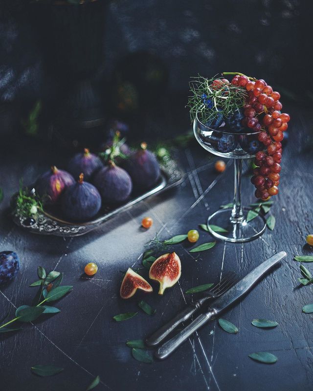 натюрморт, инжир, темный ключ, фиолетовый  фото превью
