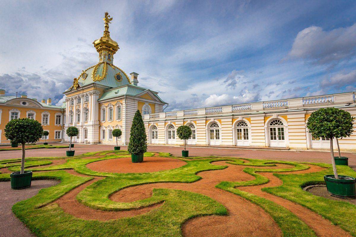 петергоф, санкт-петербург, дворец, купол, герб, газон, узор, Вячеслав Мельников