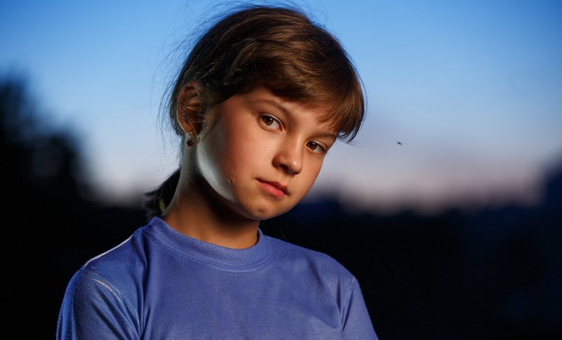 Настя и комар. фото превью