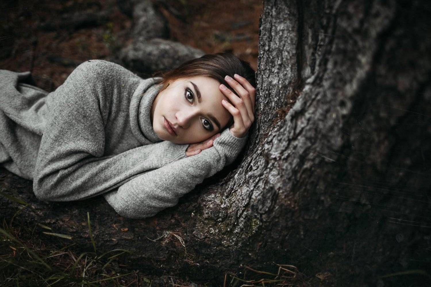 girl, foster, корни, лес, девушка, земля, осень, свитер, дерево, Вероника Баласюк