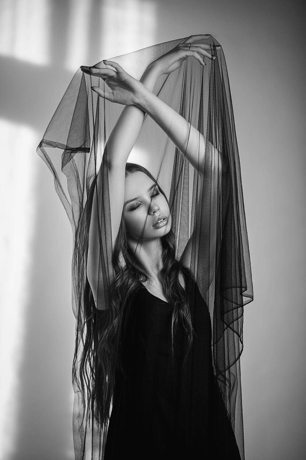 девушка, модель, портрет, фотосессия, студия, макияж, гламур, модельные тесты, girl, beauty, perfect, model, modeling, young, portrait, make-up, glamour, studio, studio shot, чб, чёрно-белое фото, bw, black and white,  творческий портрет, женский портрет, Владимир Васильев