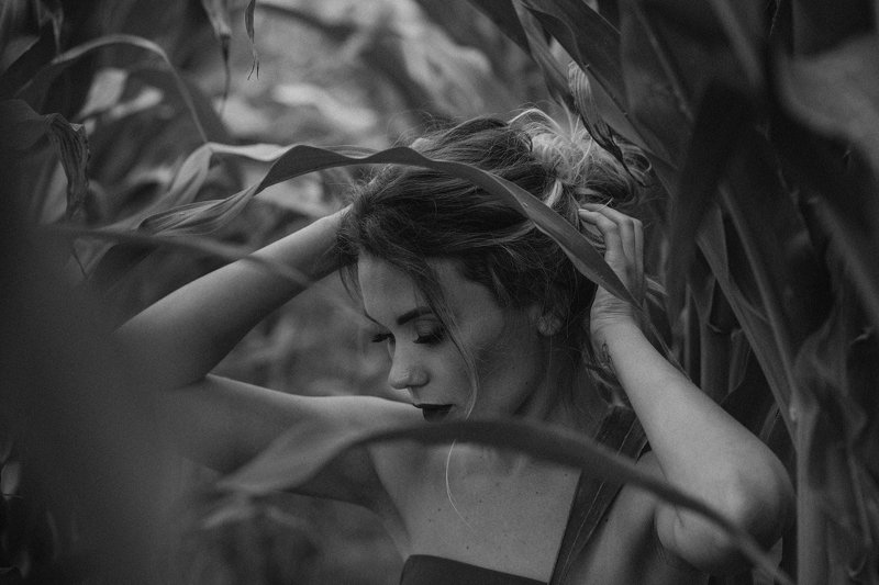 beautiful woman  фото превью