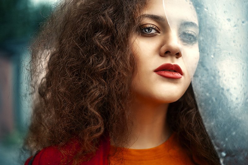 дождь, стекло, портрет, цвет, капли, девушка  сквозь дождь фото превью