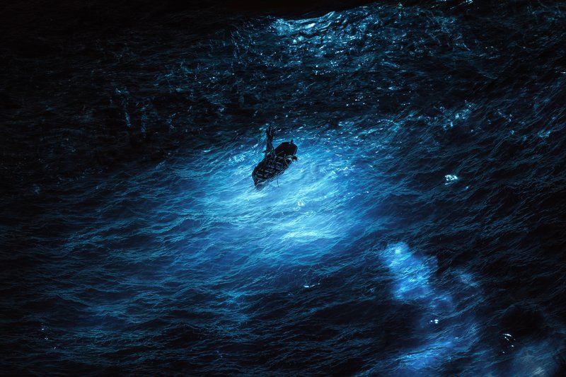 море,шторм,лодка,бездна,тьма,ночь,глубина,атмосфера,существо,крушение,волны,тайна,свет,nikon,Z50,16-50,deep,sea,mood,light,night,board,parishkov,парышков Сердце моря фото превью