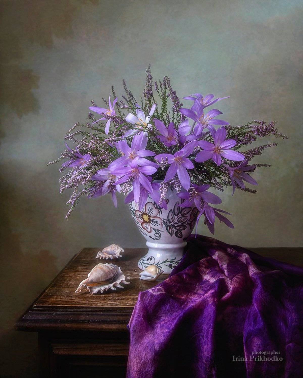 натюрморт, цветы, безвременники, вереск, букет, сентябрь, художественное фото, Ирина Приходько