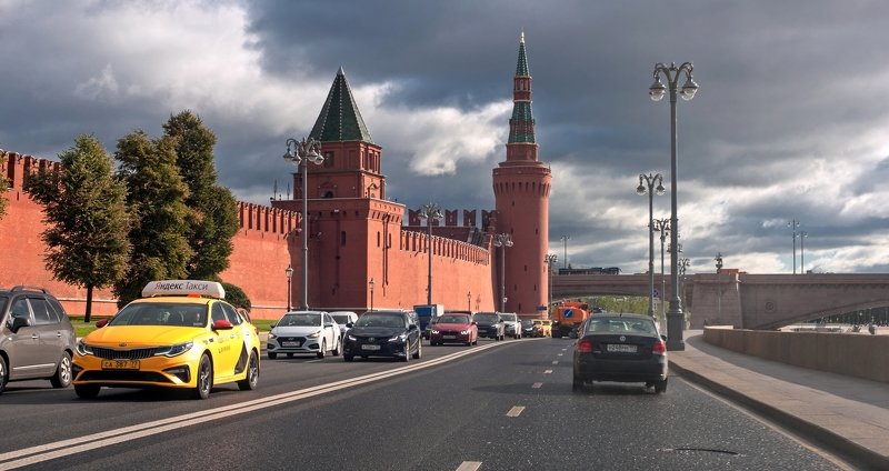 Вдоль Московского Кремля фото превью
