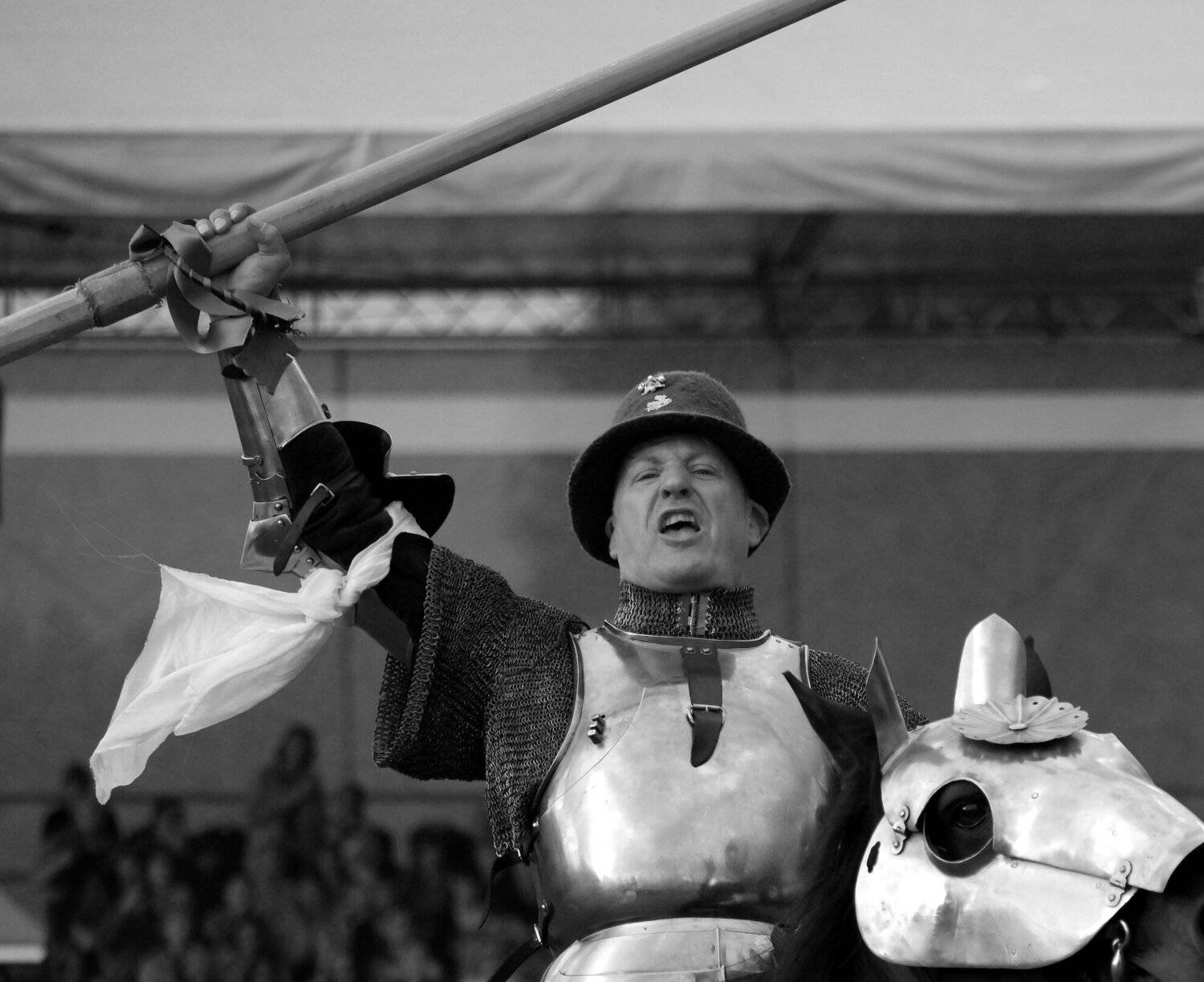 рыцарь, копьё, турнир святого Георгия, ТСГ, удар, попал, белый платок, крик, поднятая рука, лошадь, лошадиный доспех, Дмитрий Ткаченко