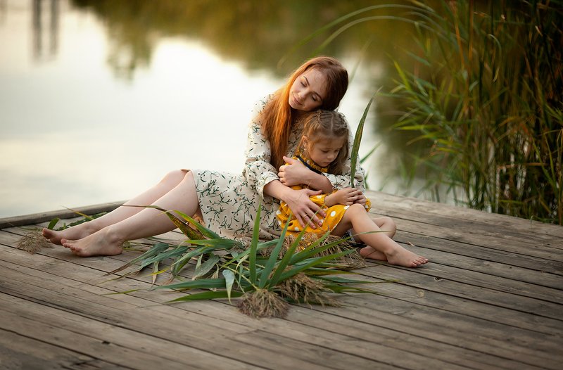 девочка, детский портрет, семейное фото, семейная фотосессия, семейный фотограф, детский фотограф, осенний портрет, детский портрет,  На озере  фото превью