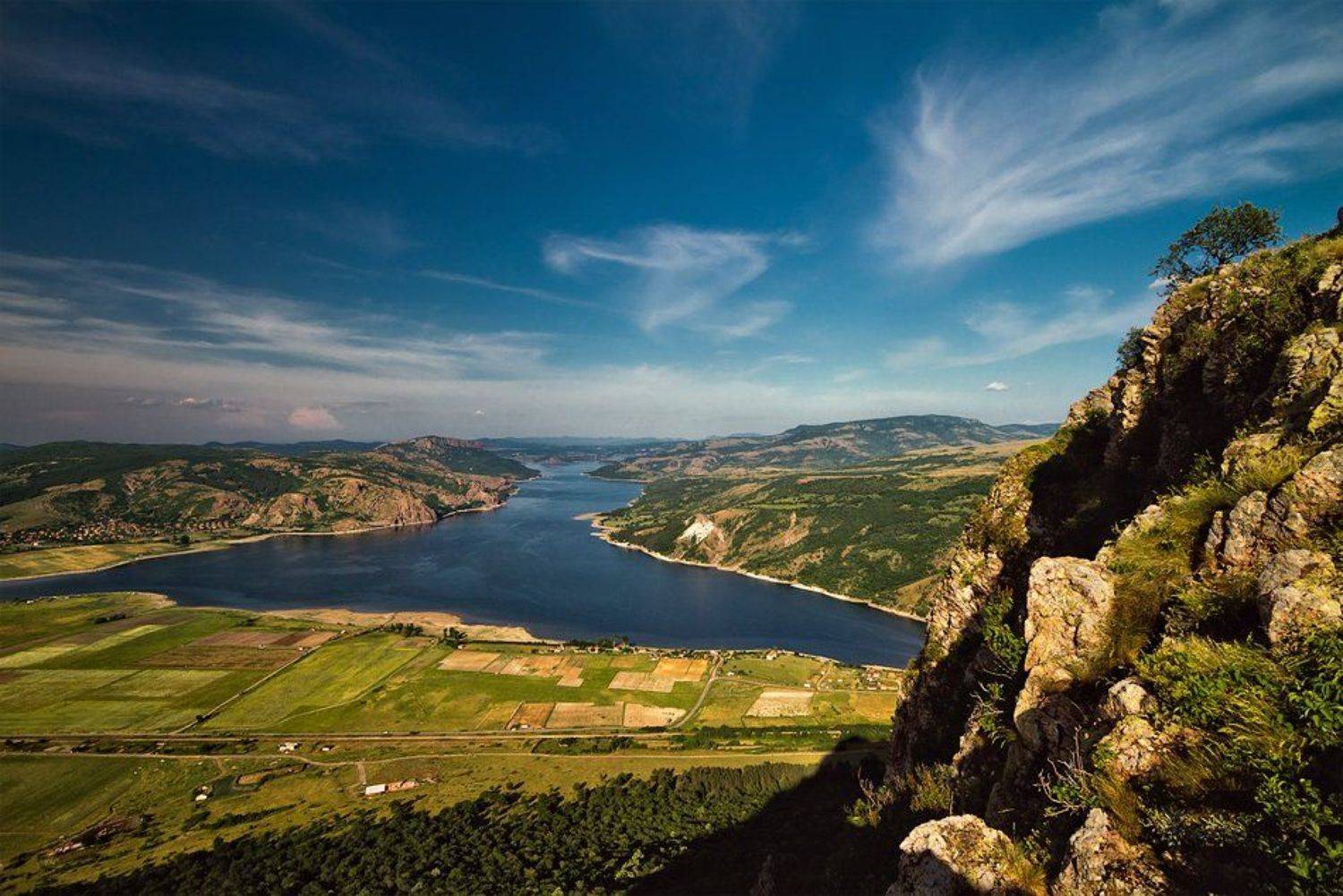 , Светозар Кръстев