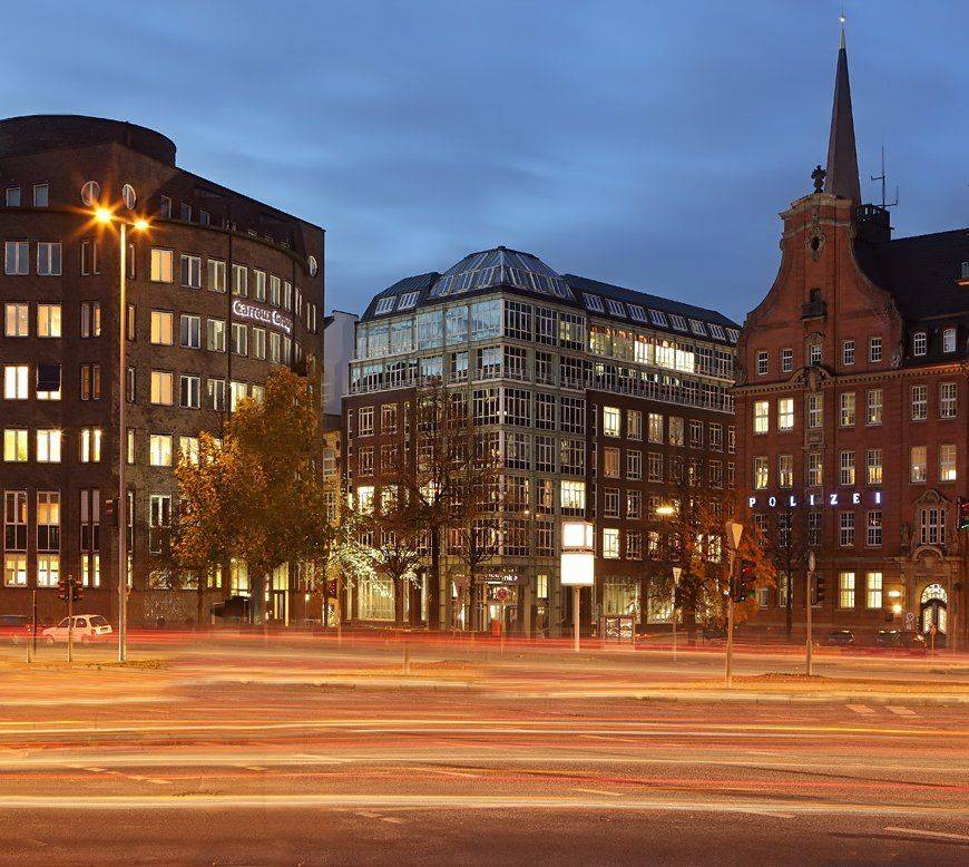 германия, гамбург,вечер,город,улица,поток автомоболей, Игорь Дубровский