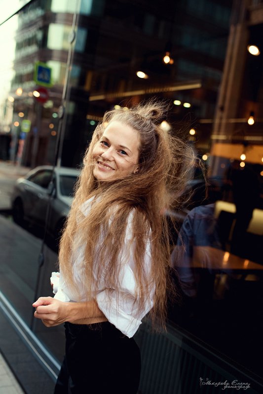 портрет, прогулка, улыбка, москва Ветер, солнце и улыбка фото превью