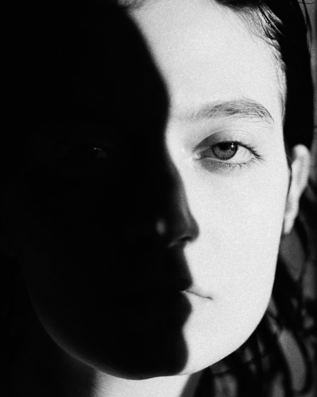 two people portrait фото превью
